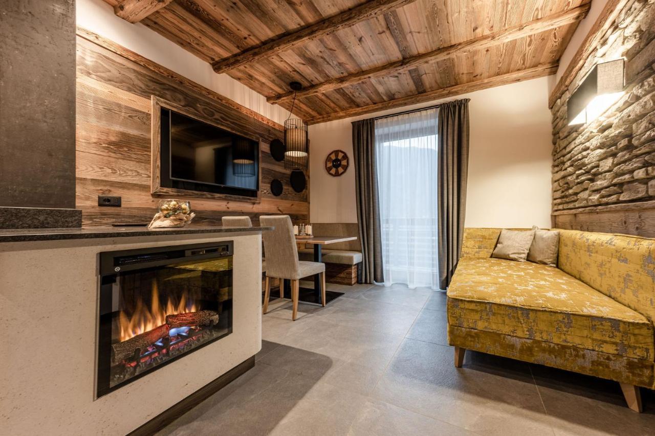Nidaris - Luxury Private Spa Suites Male Bagian luar foto