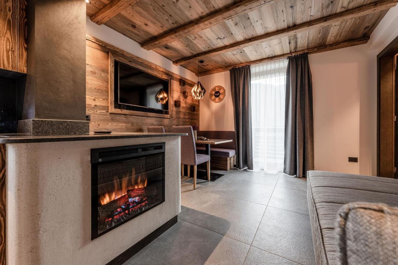 Nidaris - Luxury Private Spa Suites Male Bagian luar foto