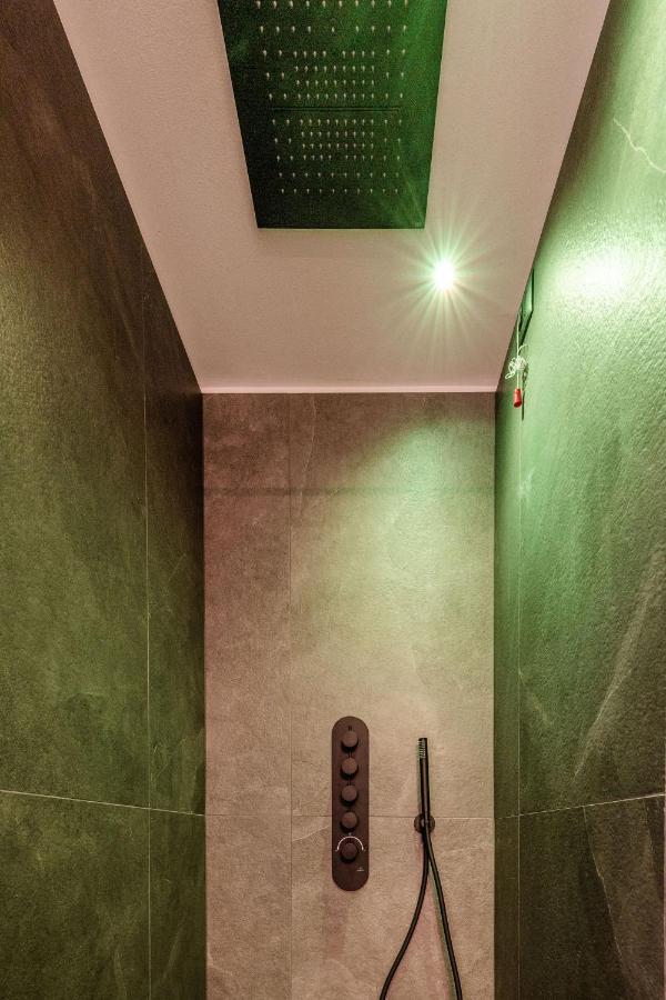 Nidaris - Luxury Private Spa Suites Male Bagian luar foto