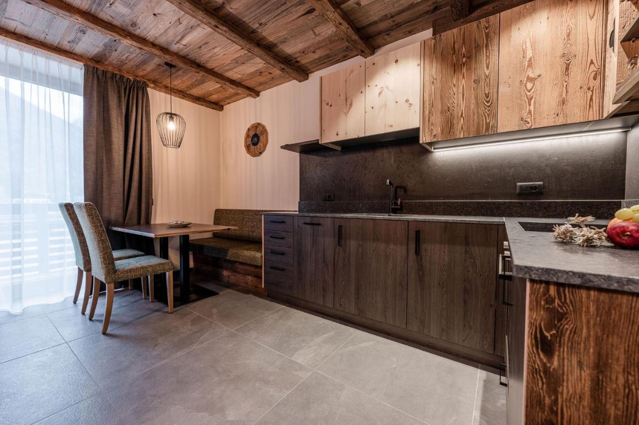Nidaris - Luxury Private Spa Suites Male Bagian luar foto