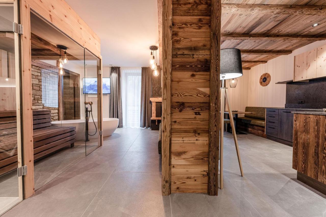 Nidaris - Luxury Private Spa Suites Male Bagian luar foto