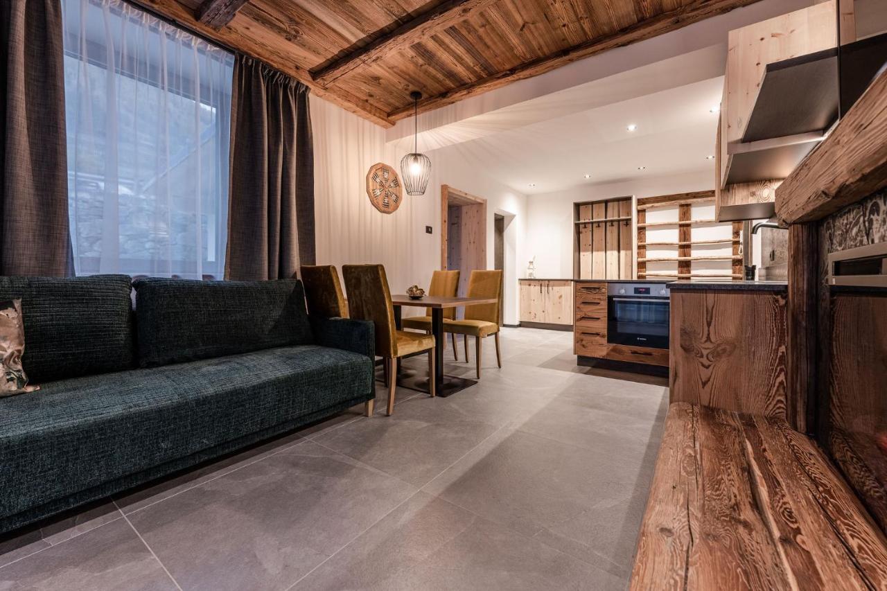 Nidaris - Luxury Private Spa Suites Male Bagian luar foto