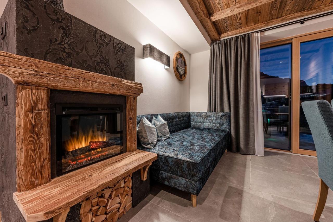 Nidaris - Luxury Private Spa Suites Male Bagian luar foto